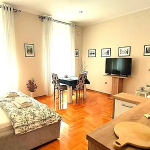 Lavender - With Free Parking Pula